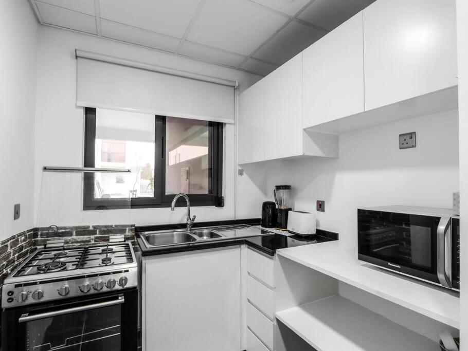 Fully Furnished With Terrace And Balcony *